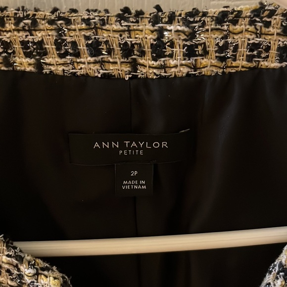 Ann Taylor bomber style tweed blazer - Picture 3 of 5